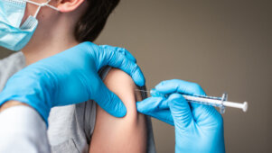 California ülikooli uuring: teismelisi poisse ohustavad Covid-19 vaktsiini põhjustatud südameprobleemid rohkem kui koroonaviirus